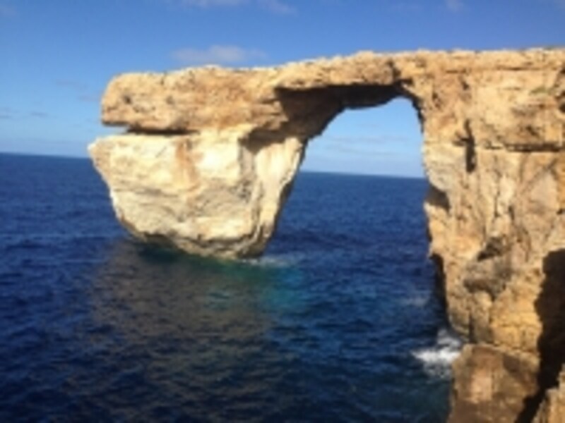 アズール・ウインドー