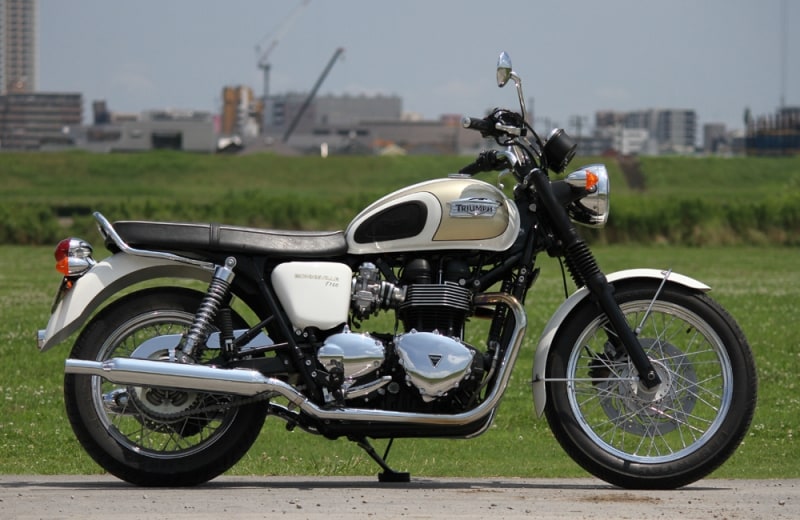 トライアンフ ボンネビルT100 ライトビュー