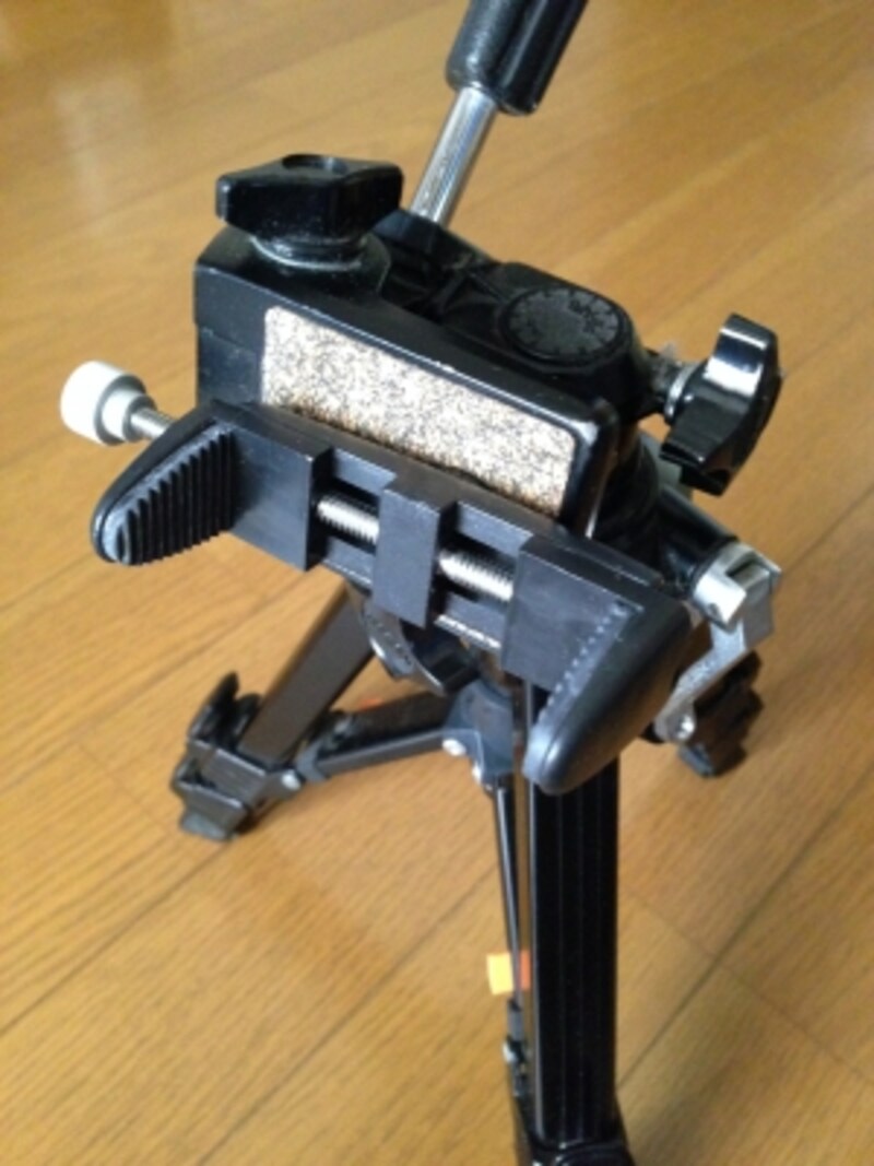 三脚にホルダーを固定