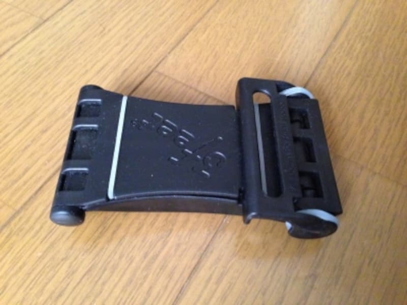 iPhone固定用の折りたたみスタンド