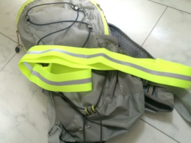 ランニング,夜,暗闇,事故,ライト,反射材