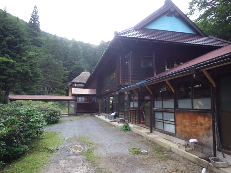 鄙びが魅力の微温湯温泉