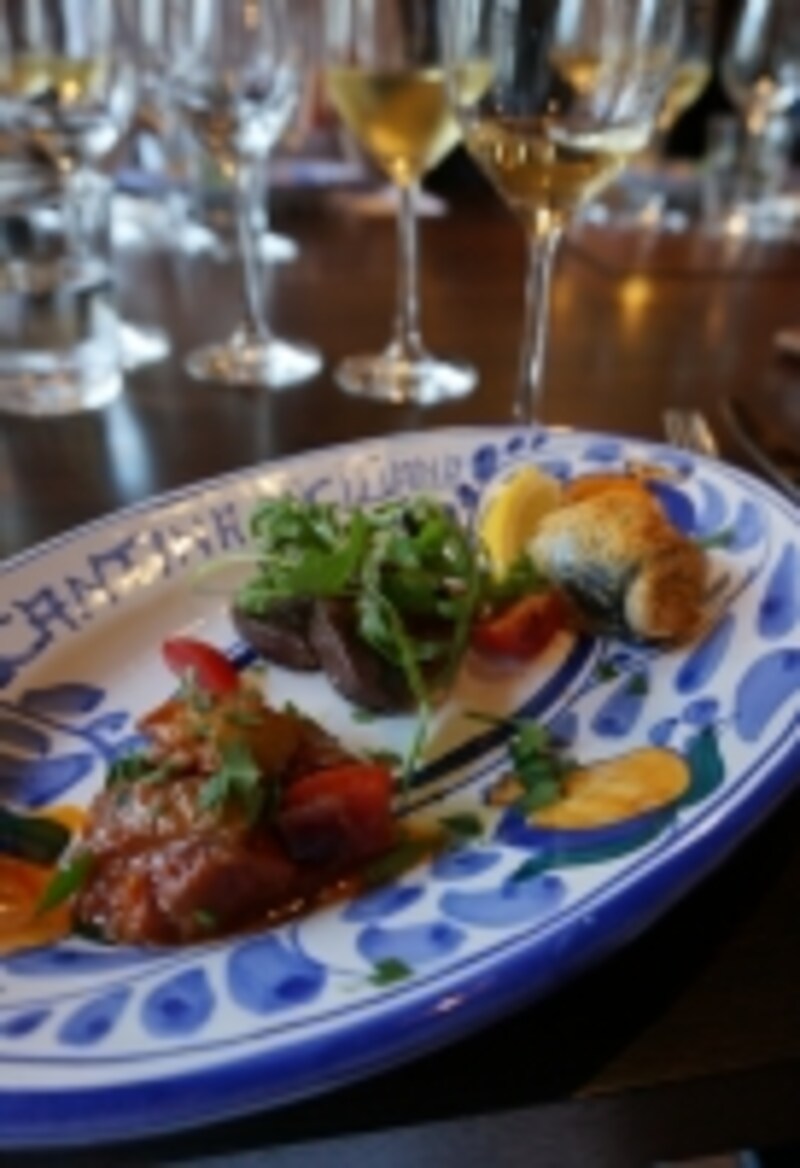 ワインは食事の友！