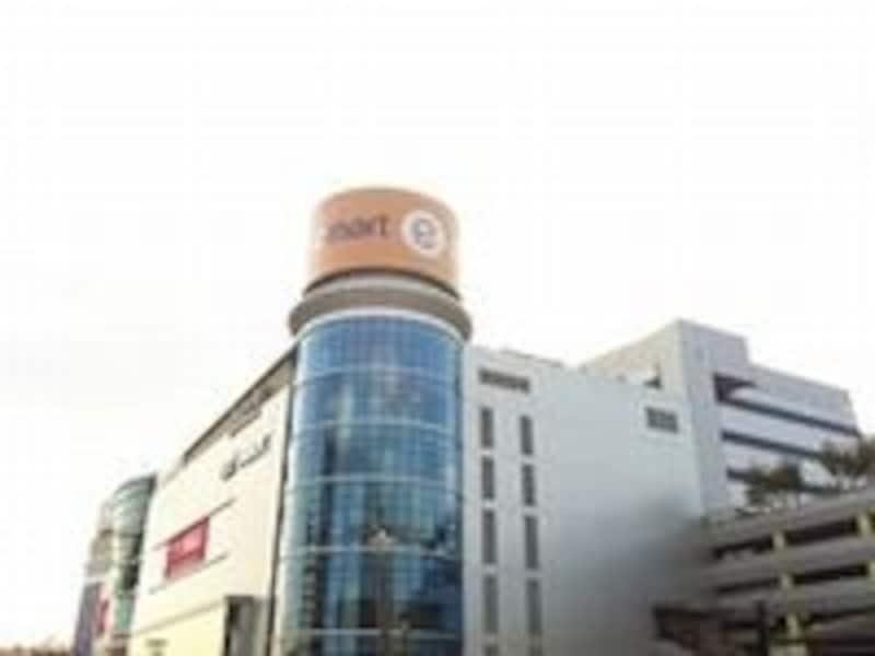 黄色の看板が目印です！