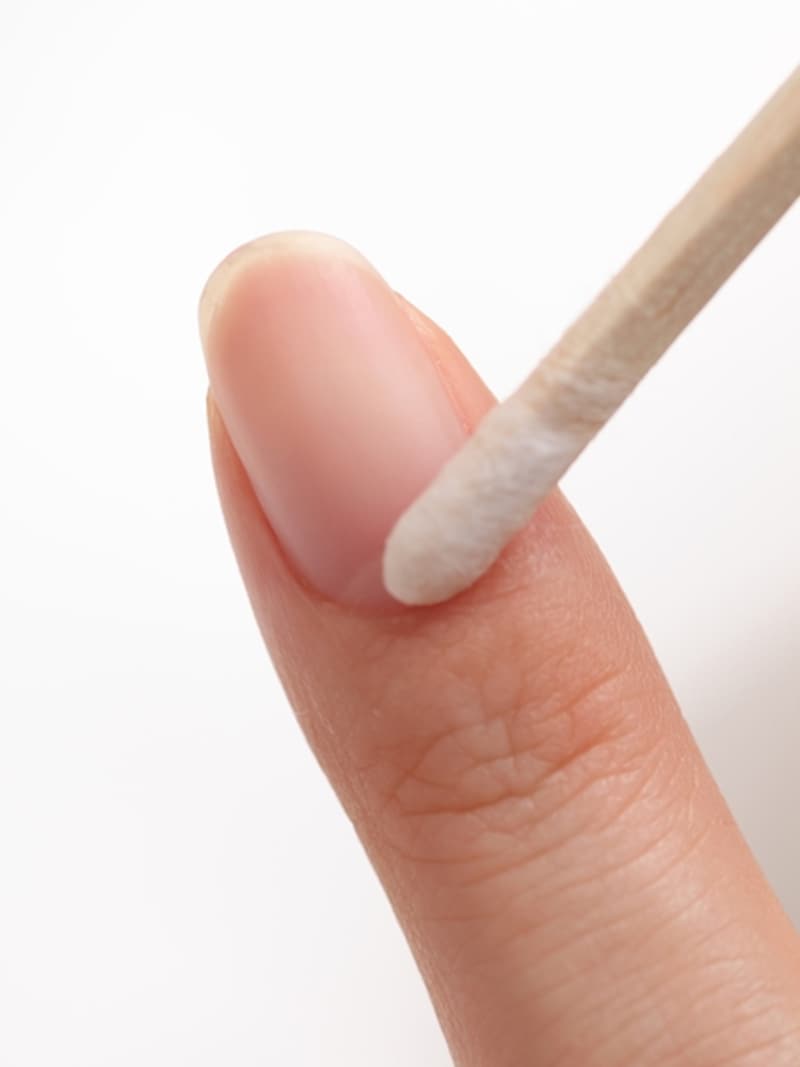 忘れがちな甘皮まわりも