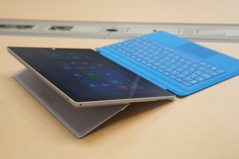 キックスタンドは、0度から150度まで調節可能です。