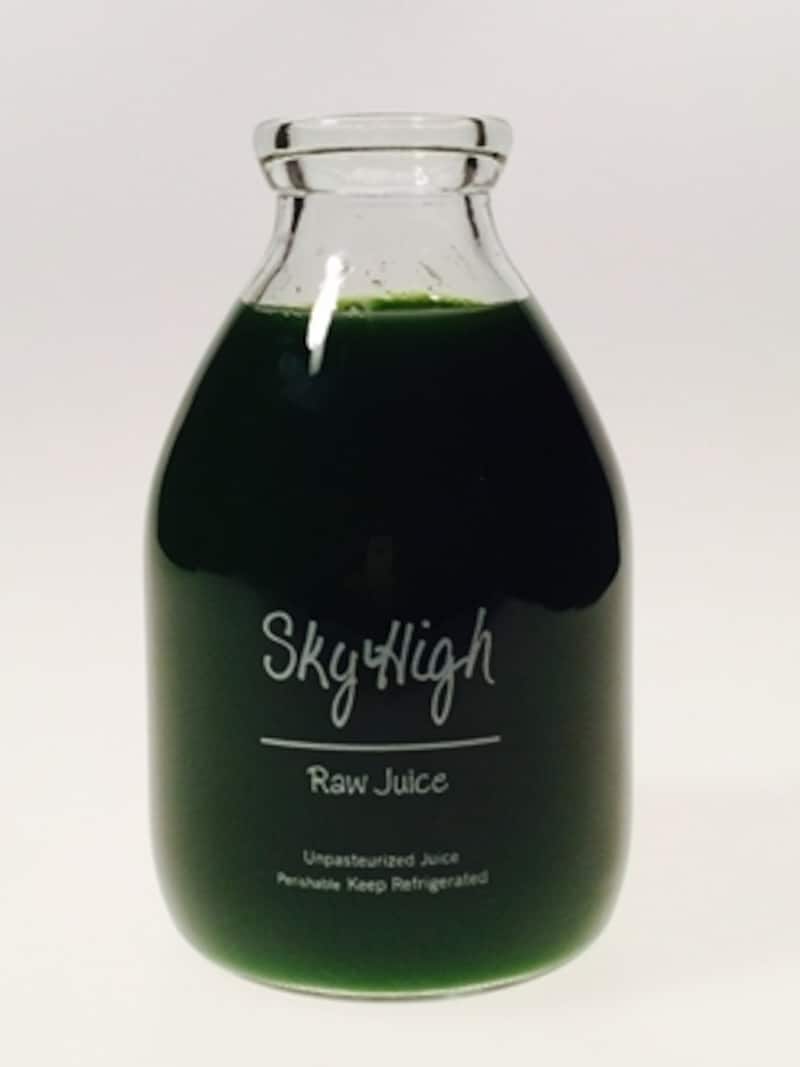 ほうれん草,セロリ,キャベツ,などが入った野菜100％の「just green」