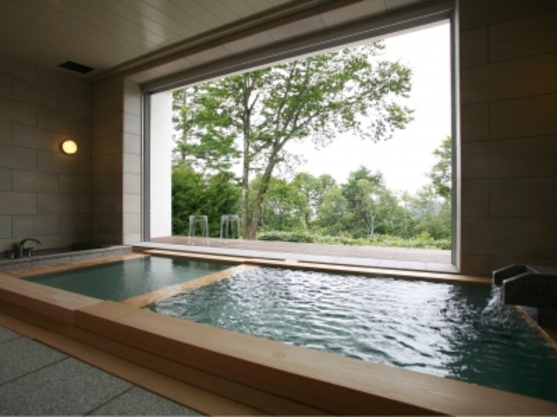 開放感溢れる露天風呂で心身ともに癒されるひと時を