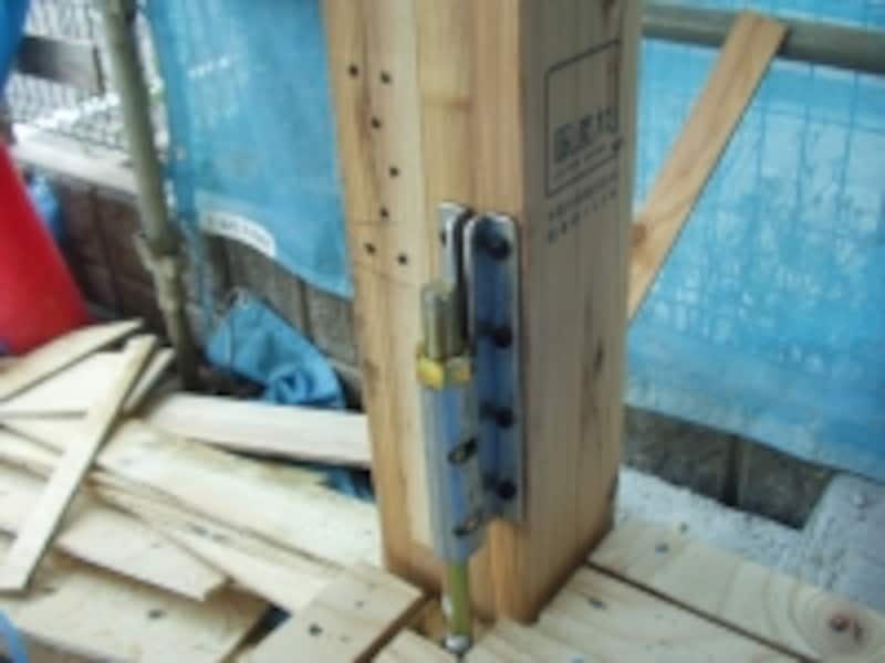 ホールダウン金物