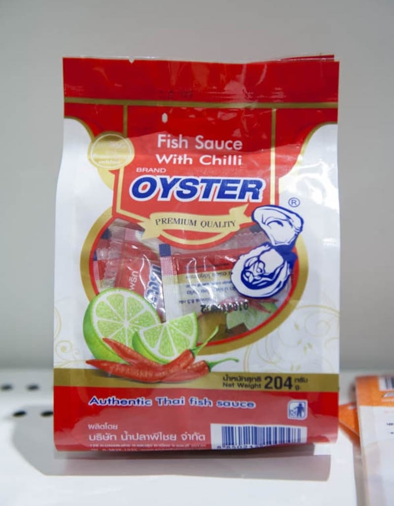 オイスターブランド・マナオチリ入りナンプラー 小袋入り（個数不明）undefined204gundefined22バーツ（約70円）