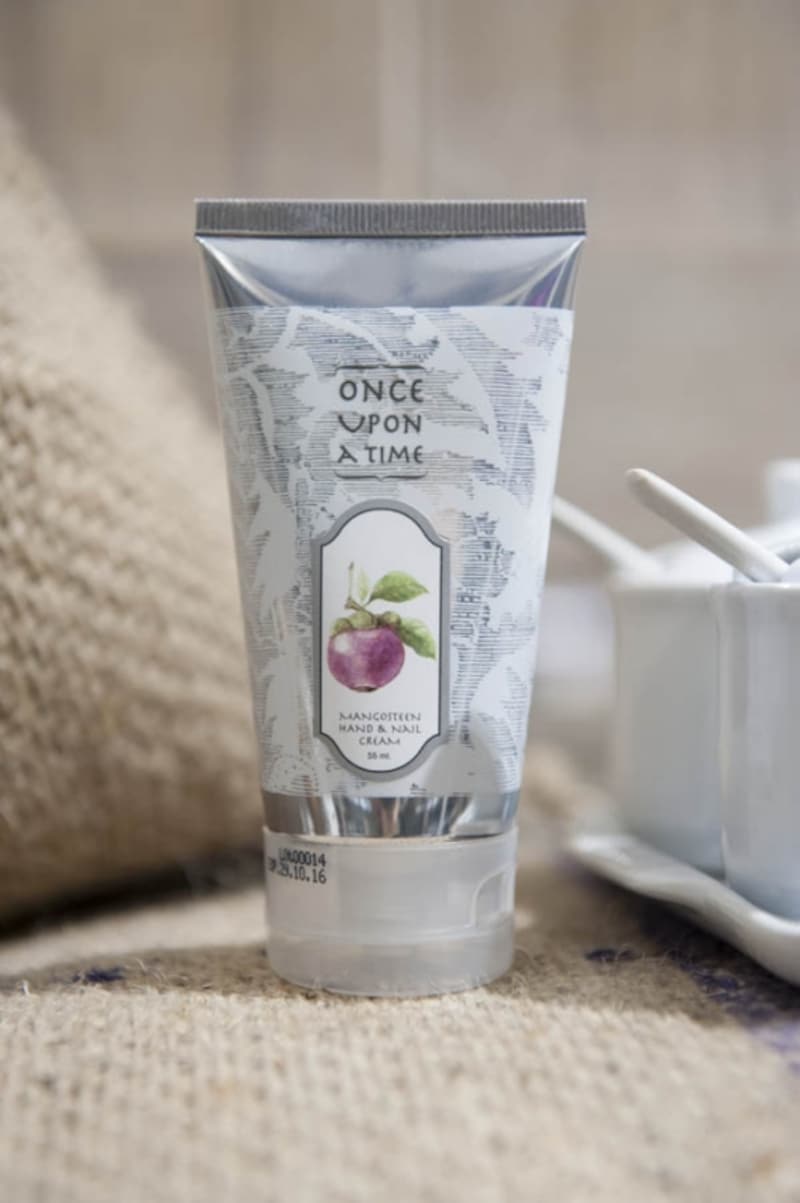 Once upon a time ハンドクリームundefined55mlundefined 125バーツ（約380円）undefinedパッケージも美しく、 お手頃価格なのが魅力