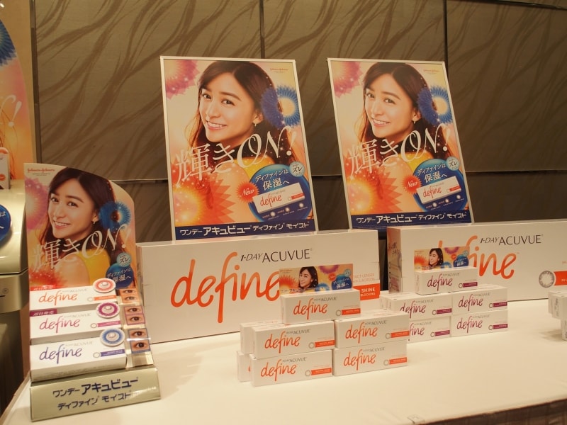 従来のサークルレンズの問題点として、「ずれやすい」（28.7%）、「乾きやすい」（27.4％）がユーザーの離脱理由になっていたようだ。（2014年 ジョンソン・エンド・ジョンソン株式会社 調べ）