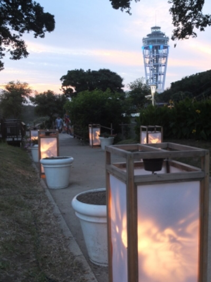 「江の島　灯籠」のベスト撮影ポイントは、コッキング苑を出て隣の公園