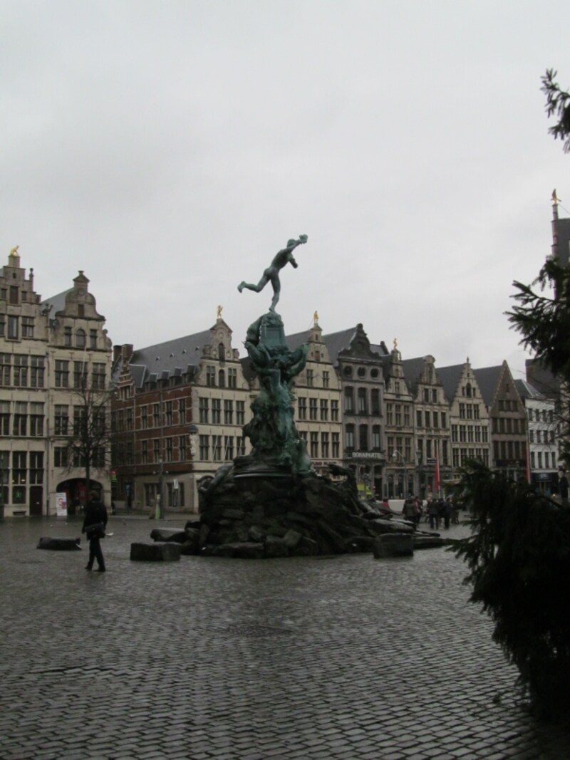 アントワープの語源となったとされる