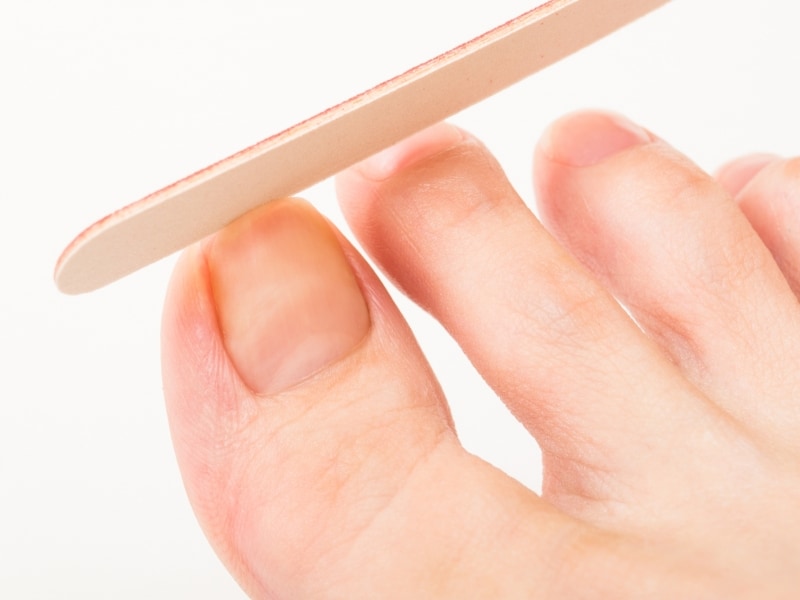 足の爪は適度な長さが◎