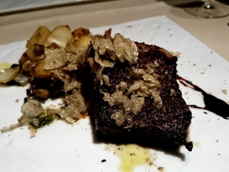 各テーブルに供された本日のメイン