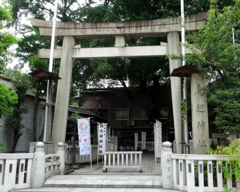 このあたりの地名「鳥越」はこの神社にちなんでつけられた