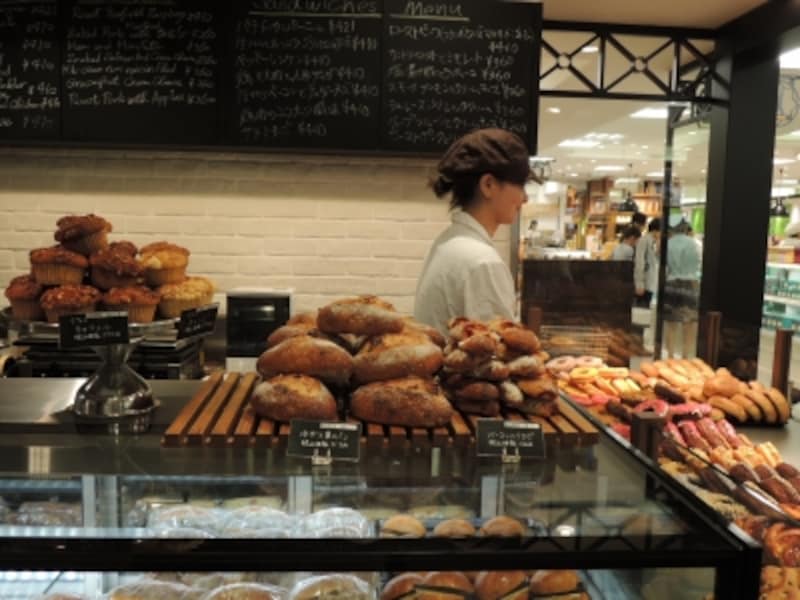 ハード系は朝、一歩遅れて店頭に並ぶ