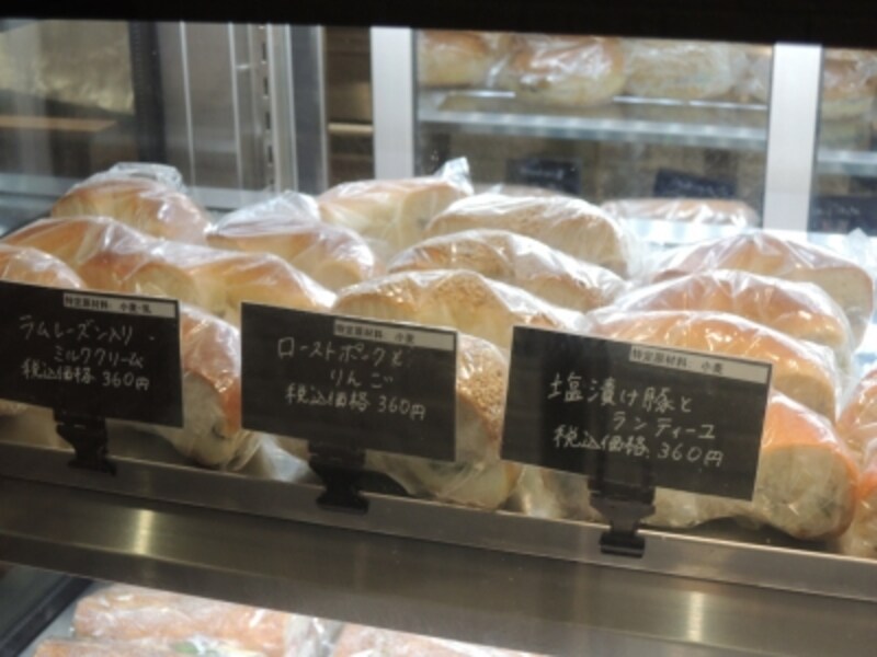 フレンチのお総菜を挟んだベーグルも