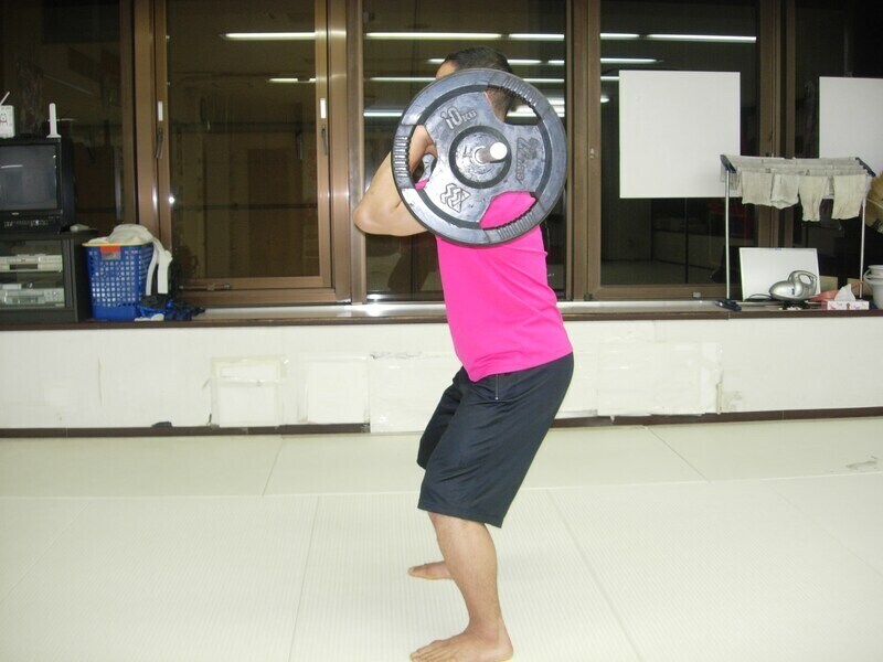 フロントスクワット(横)