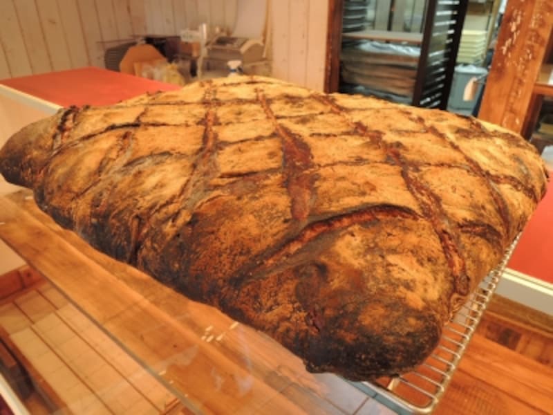 ラ・ボンヌ・ターブルに日々、直送されるパン