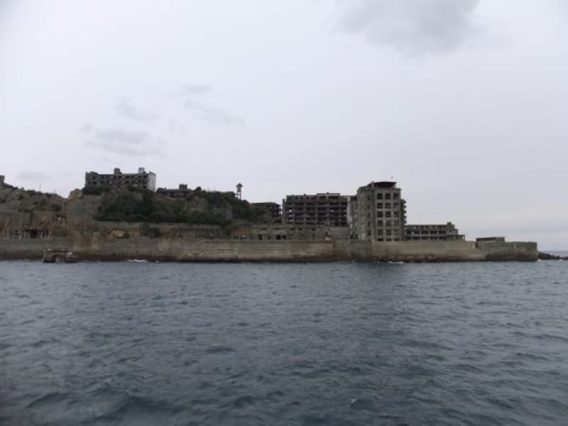 軍艦島（2）／北東側を眺める