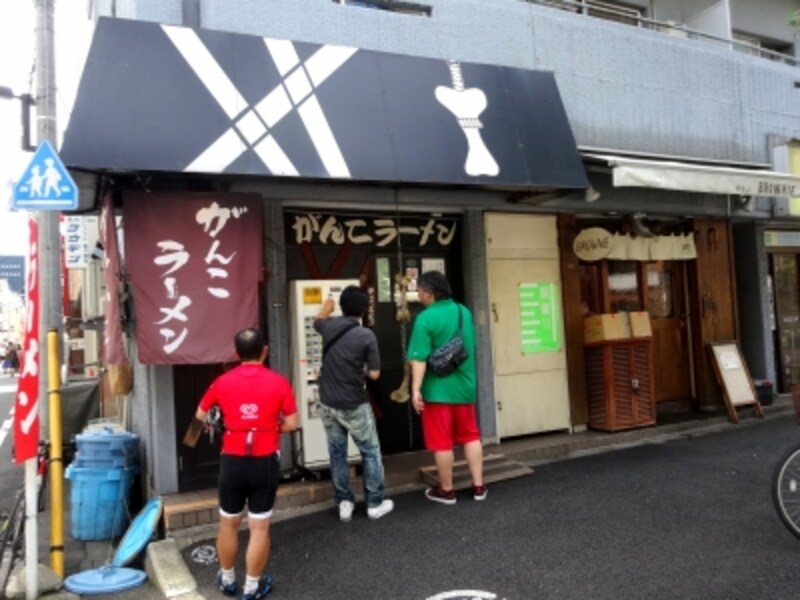 以前は本物の骨がぶら下がってた