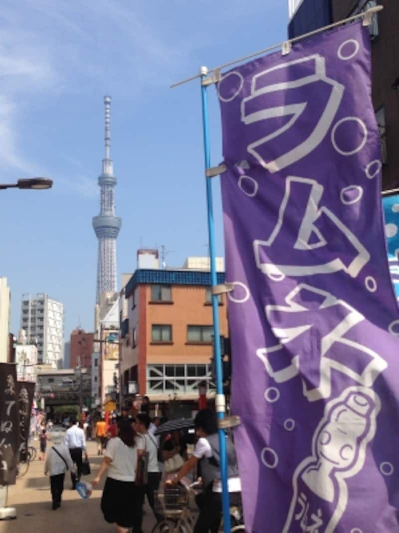 大黒通りから望む東京スカイツリー。