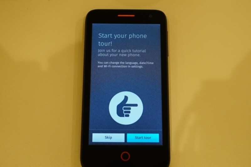 初期設定終了後、チュートリアル画面となります。