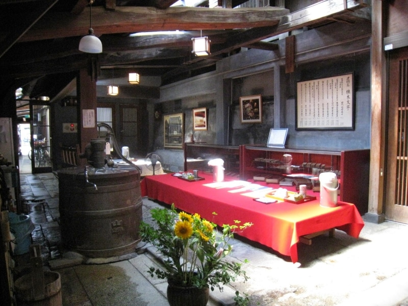 休憩する場所。ゆったりお茶と和菓子をいただける。