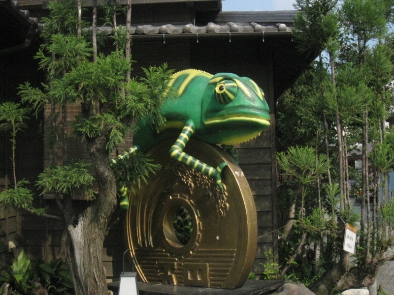 うなぎ専門店うなっ子の一角にあるカメレオン。