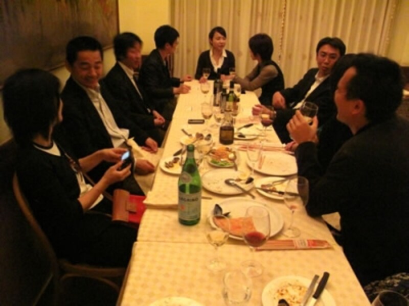 ミラノ市内のホテルに移動した友人達は半ばあきらめ顔で美味しい料理を楽しむことに専念