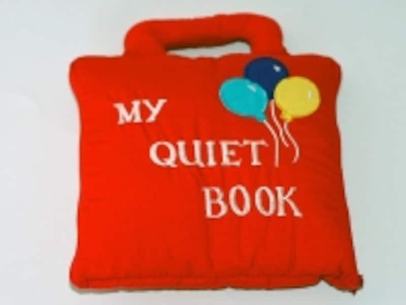 持ち手付きのバッグタイプなので、お出掛けにも便利