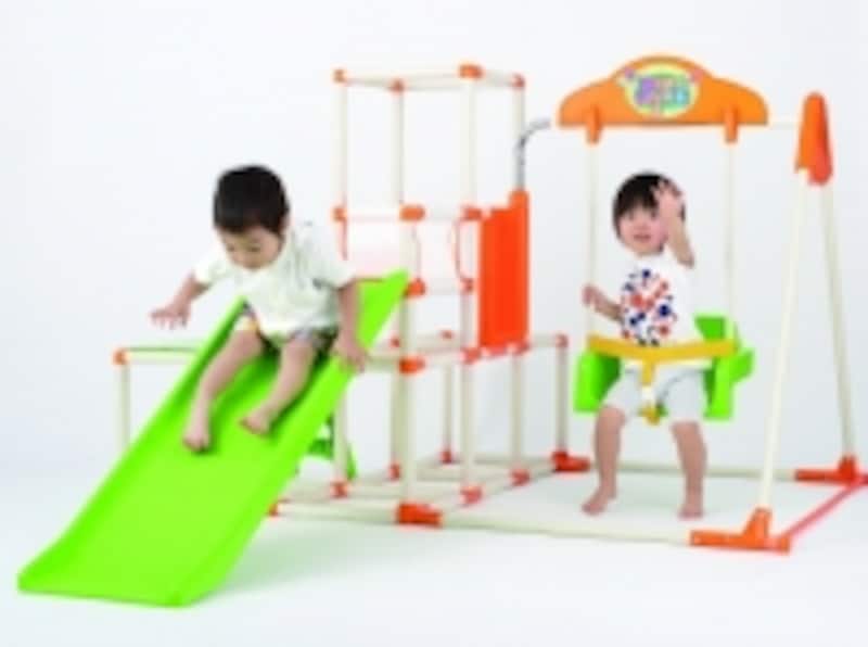 すべり台は「ゆるやか角度」と「すいすい角度」の2段階調節が可能