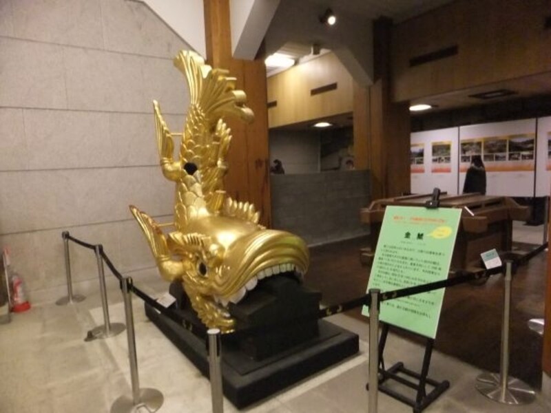 名古屋城(3)/金の鯱の実物大レプリカ