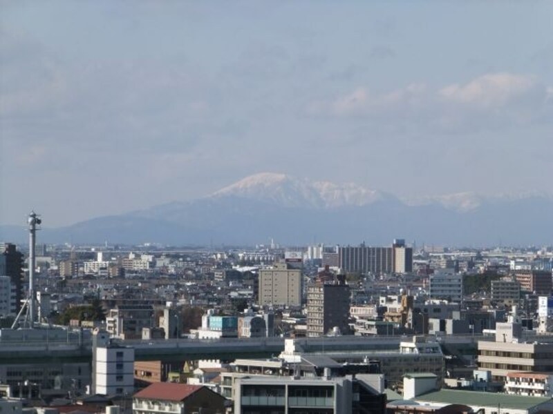 名古屋城(4)/天守閣から伊吹山を眺める