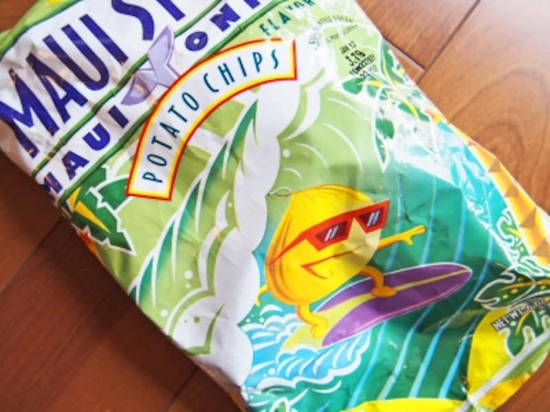 マウイオニオンがサーフィンをするキュートなパッケージが目印。大袋入りで4ドル弱