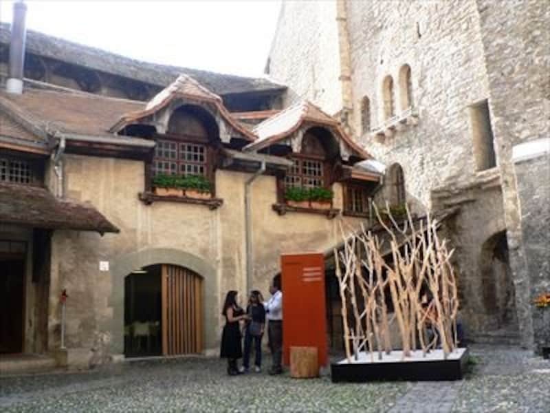 シヨン城の中庭