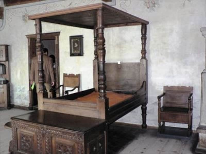 シヨン城の寝室