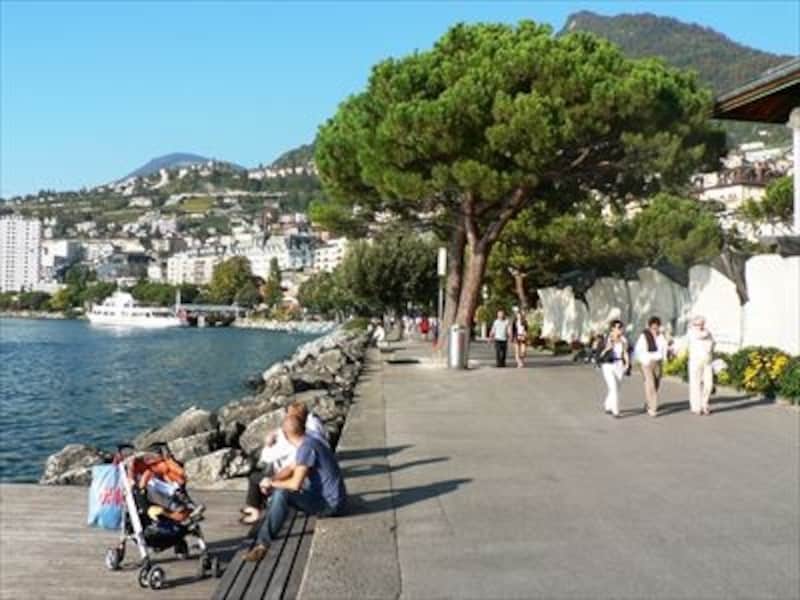 レマン湖畔のプロムナード