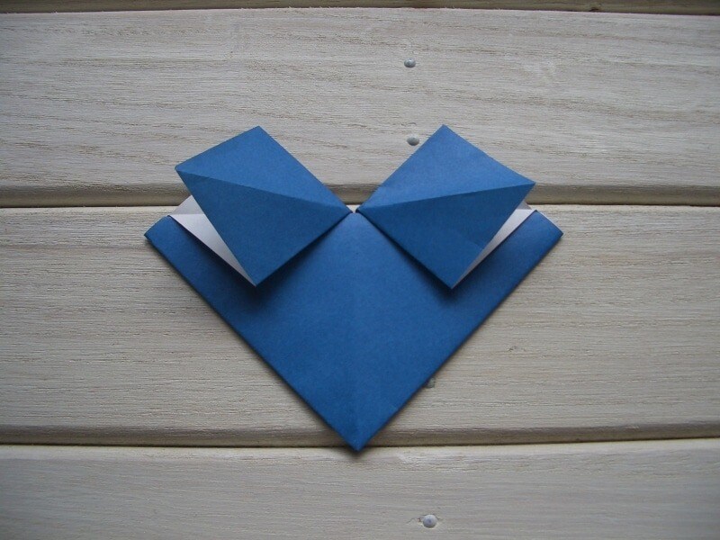 左右とも折りたたんだところ