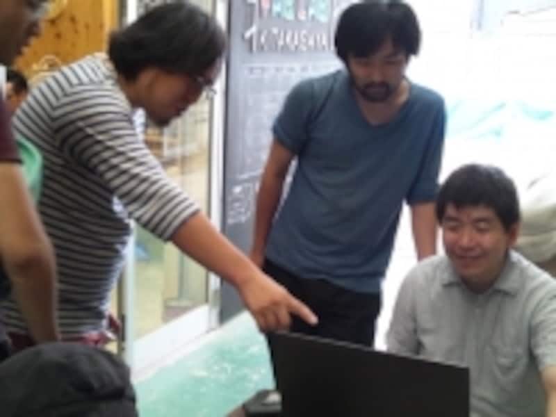 ものづくりに興味がある人たちが集まる