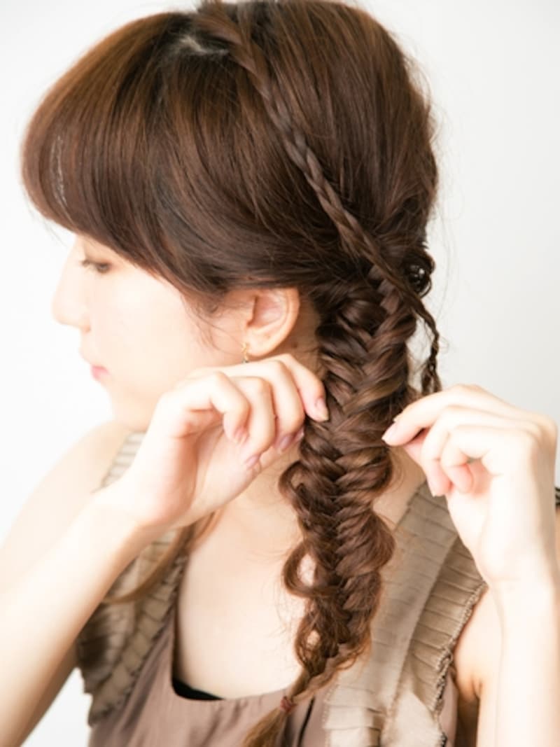 フィッシュボーンをつくり、軽く広げて崩す