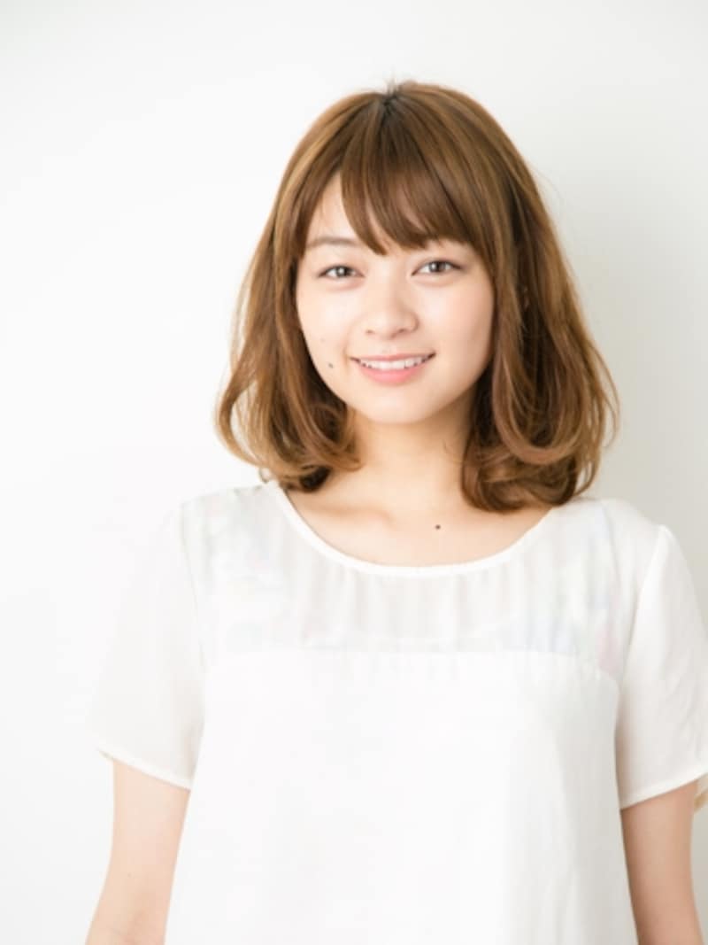 鎖骨ラインの前上がりのラウンドボブ