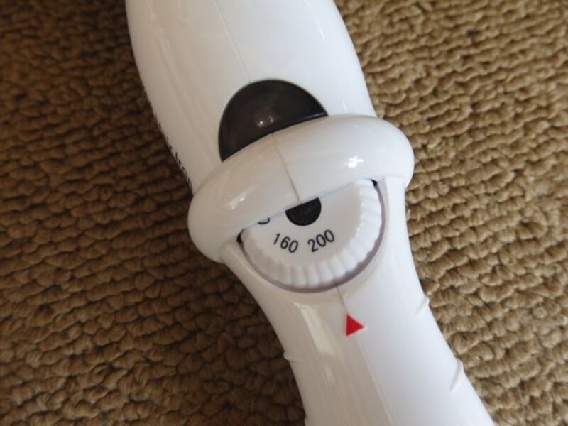 最高200度まで温度が上がるので、しっかりとカールをつけたい時に便利