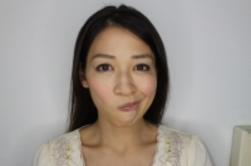 右頬の時は左を意識して。