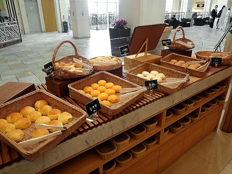 ラ ロブロス パン テーブル カフェ 恵比寿店 ブッフェ台