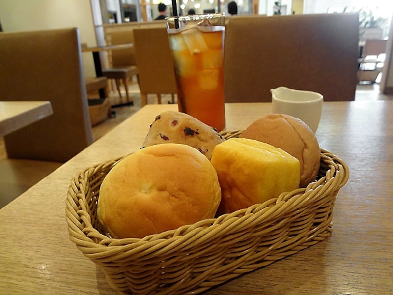 ラ ロブロス パン テーブル カフェ 恵比寿店 パン盛り合わせ