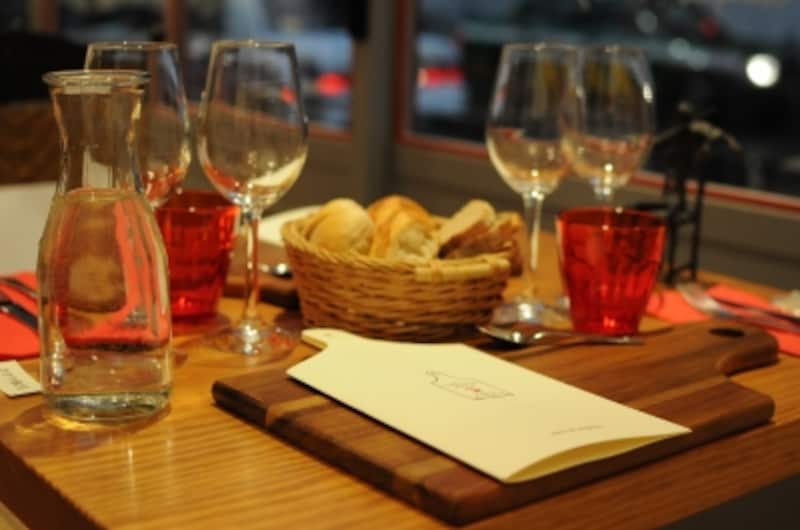 カッティングボードのモチーフがあちこちに。