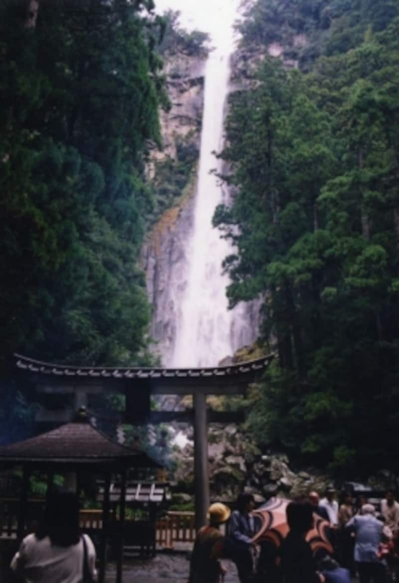 日本三名瀑の一つ 那智の滝と那智山の寺社へ 名所 旧跡 All About